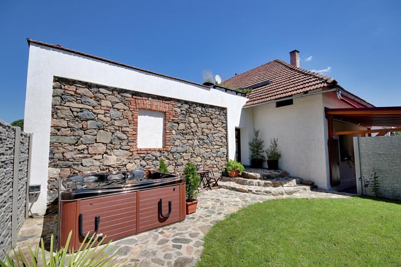 Holiday Home Kvitek Ctetin Esterno foto