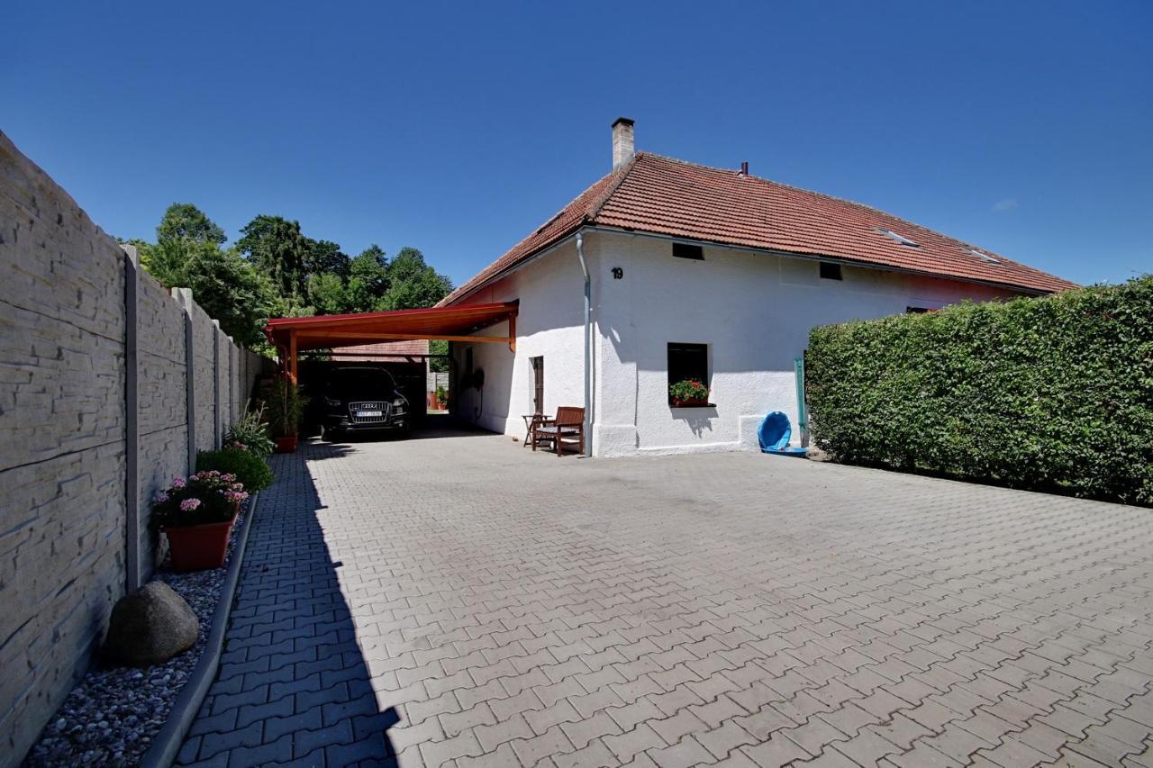 Holiday Home Kvitek Ctetin Esterno foto